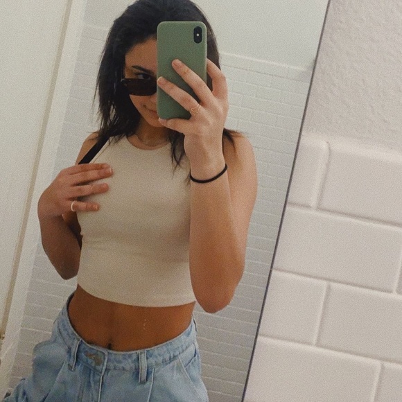 Meet your Posher, Calla - Picture 1 of 1